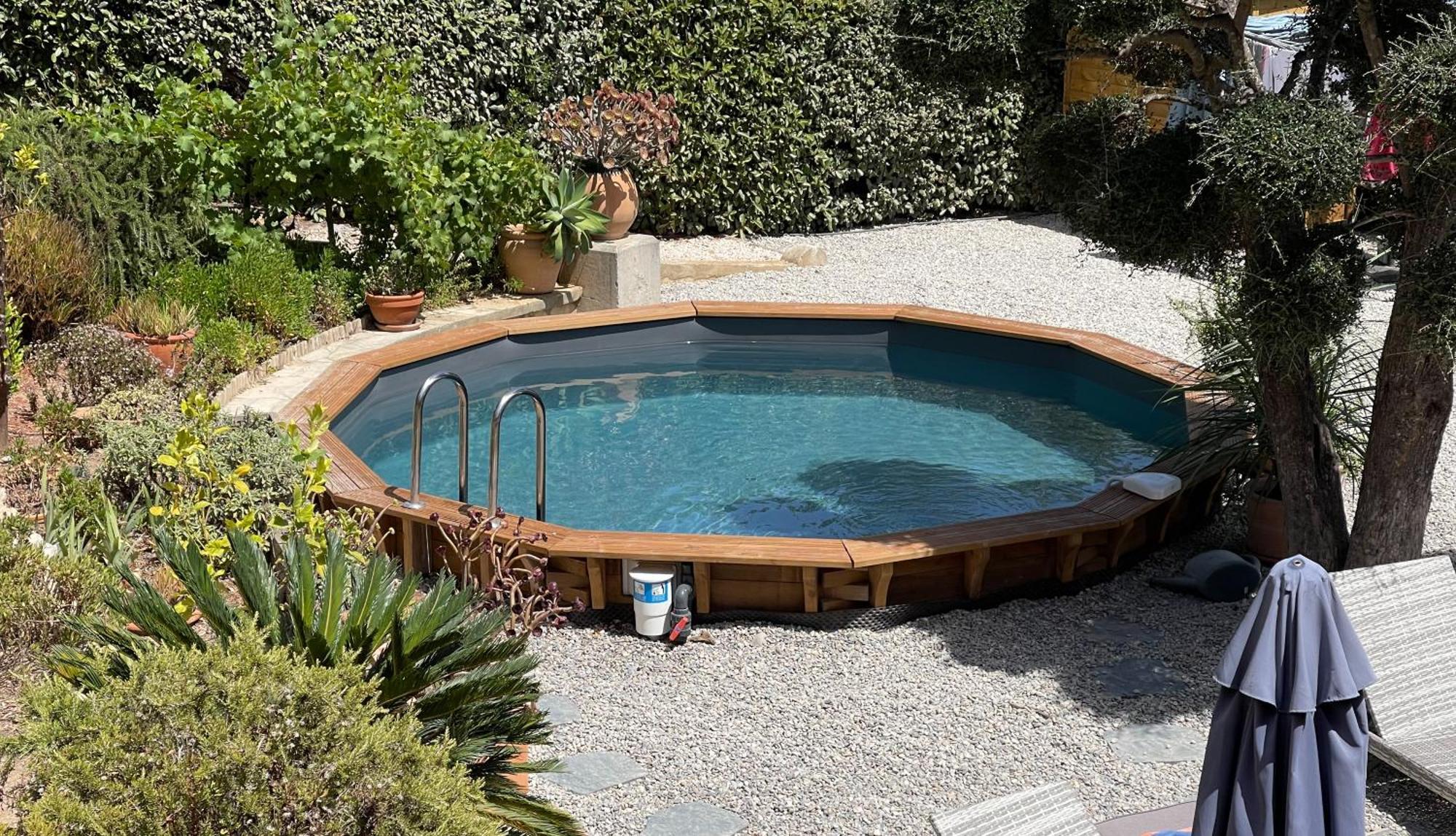 Vue Presqu'ile De Giens Avec Piscine Hyères